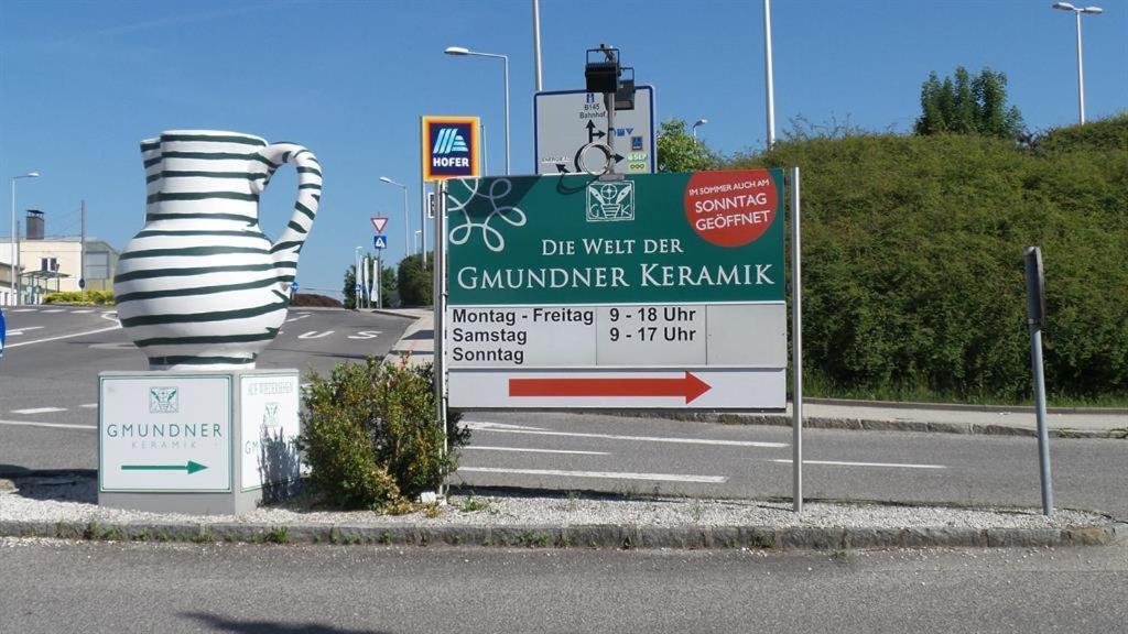 Wolfis Traunseeblick - Mit Kostenlosem Parkplatz Direkt An Der Unterkunft Gmunden Kültér fotó